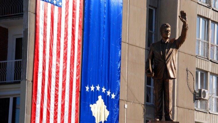 Kosovo Bill Clinton Statue