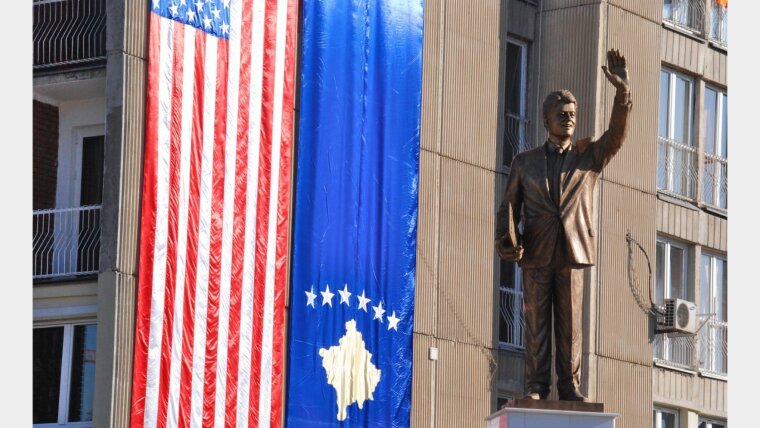 Kosovo Bill Clinton Statue